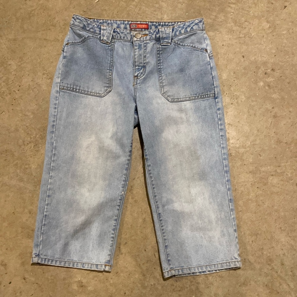 Faded Glory Capris size 6